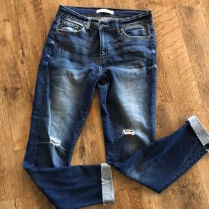 Kan can jeans with small distressing